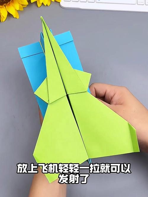 史上最牛滑翔纸飞机-史上最牛滑翔纸飞机怎么折