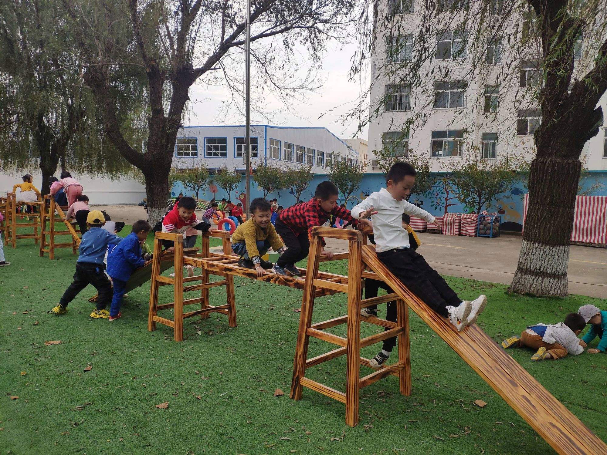 怎么自己搭梯子上外网免费_如何自己搭建梯子上外网犯法