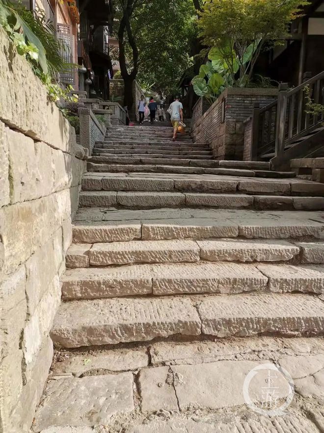 梯子与地面的斜度是多少度-梯子与地面的斜度是多少度的